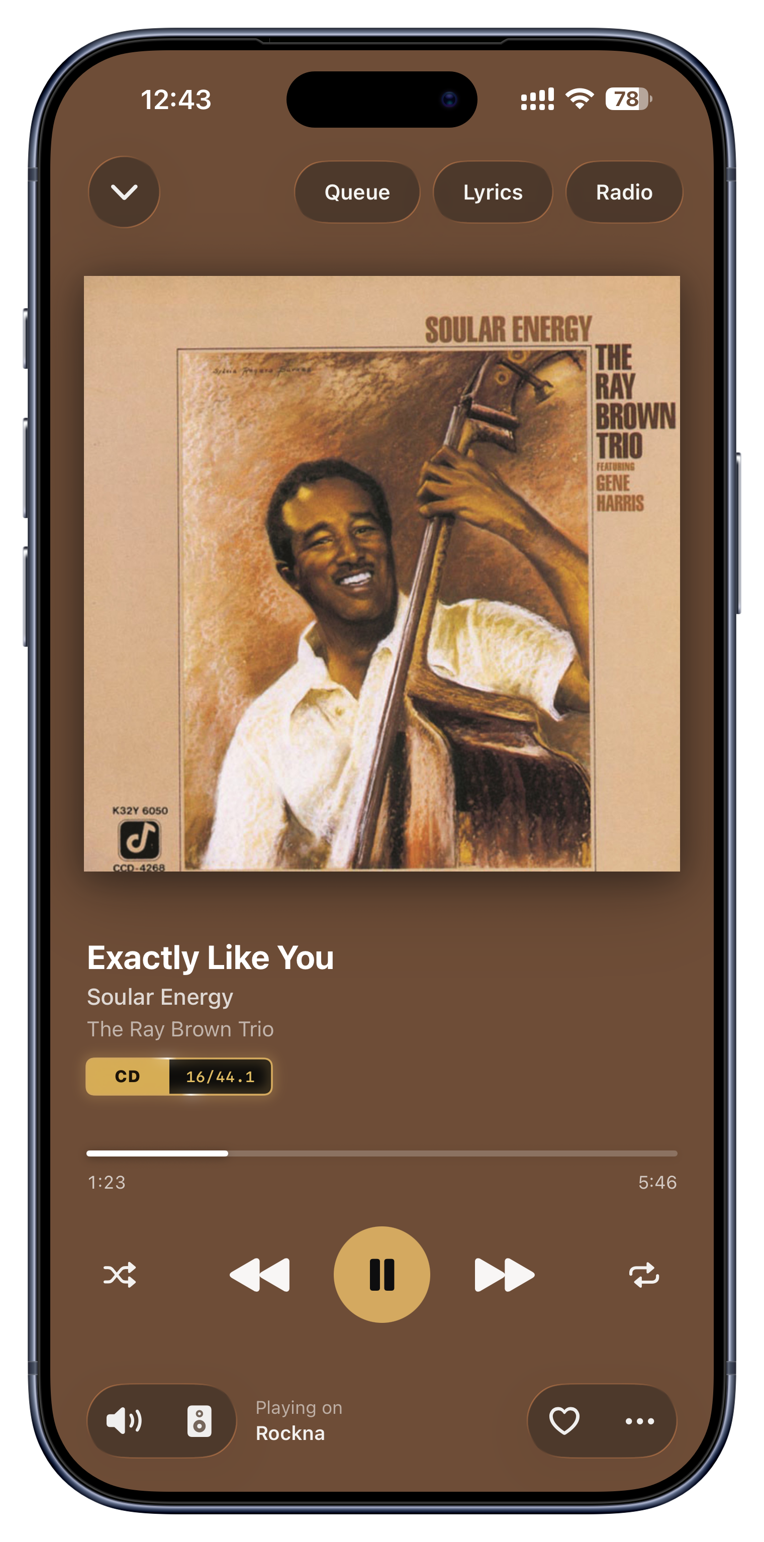 Serento iPhone now playing screen: bit-perfect transport