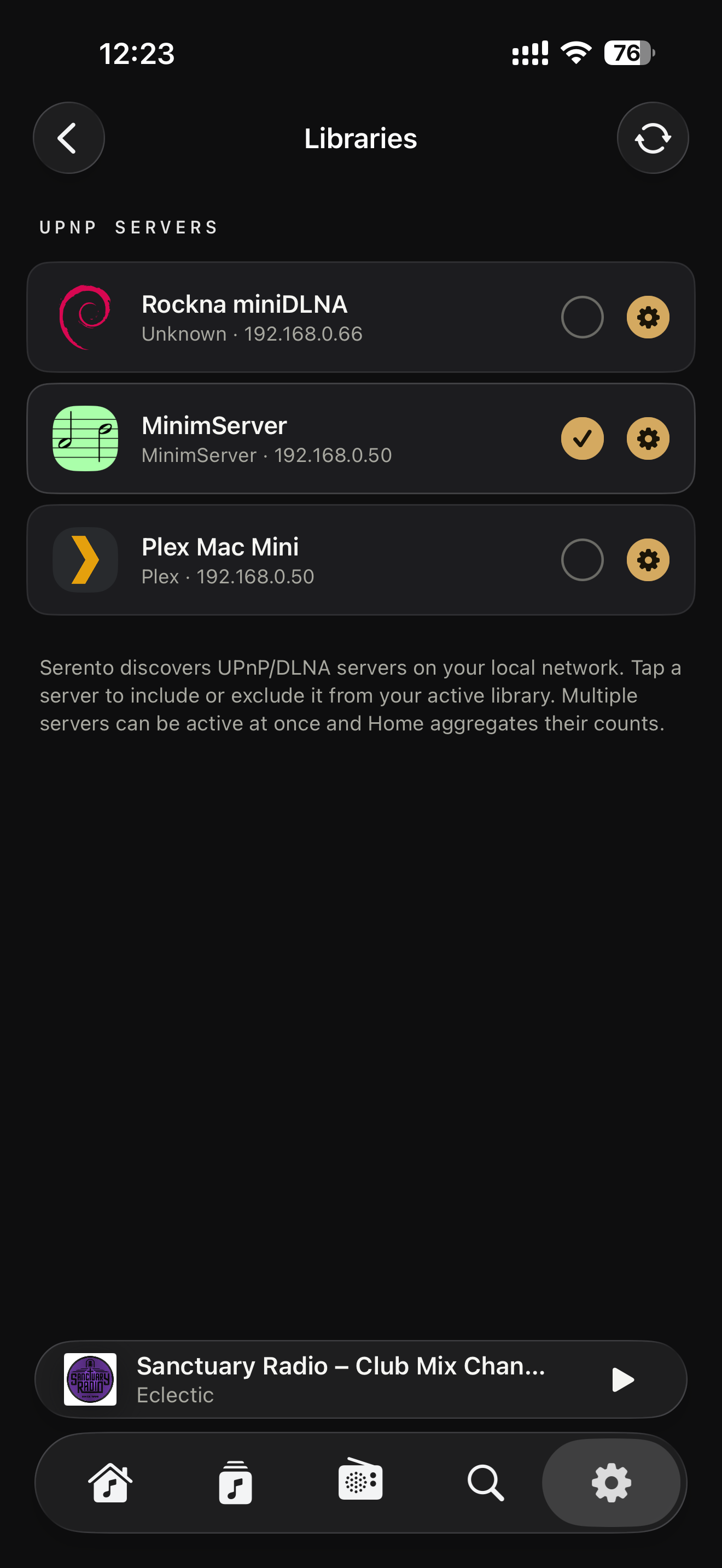 Serento Libraries screen listing the discovered UPnP servers